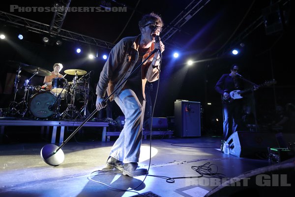 YARD ACT - 2024-04-05 - PARIS - Cabaret Sauvage - 